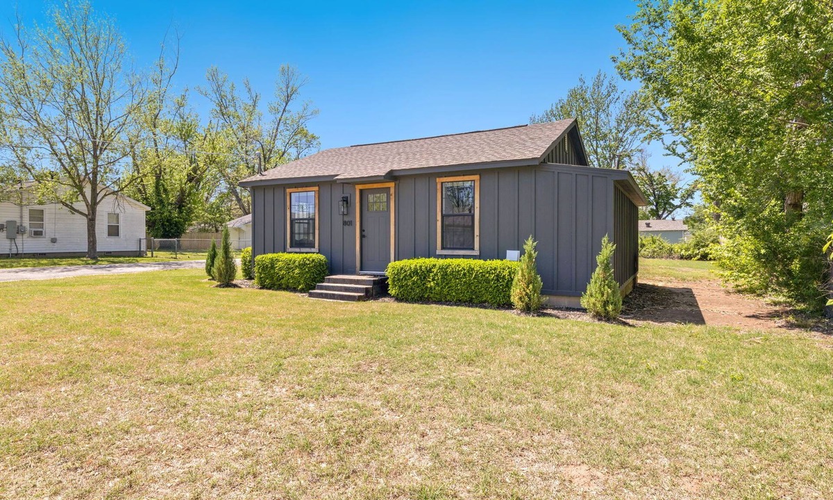 Downtown House | Steps To Downtown Bentonville IV