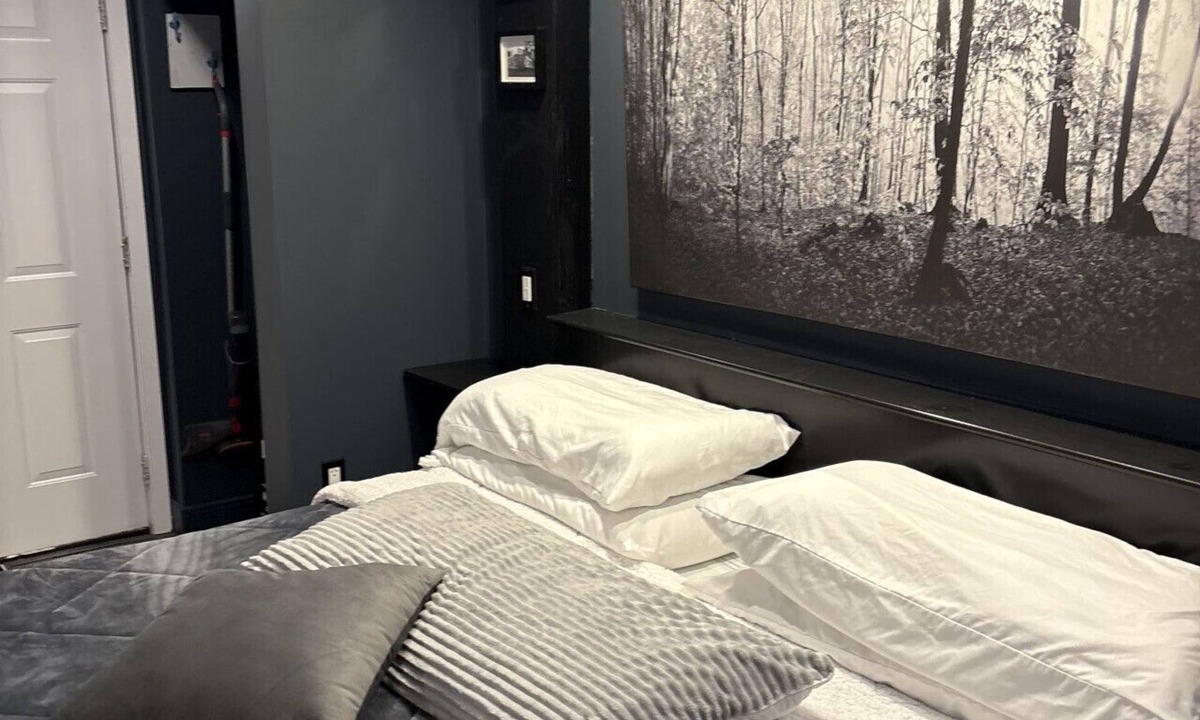 Elora Apartment | Steps to Downtown + Minutes to The Mill