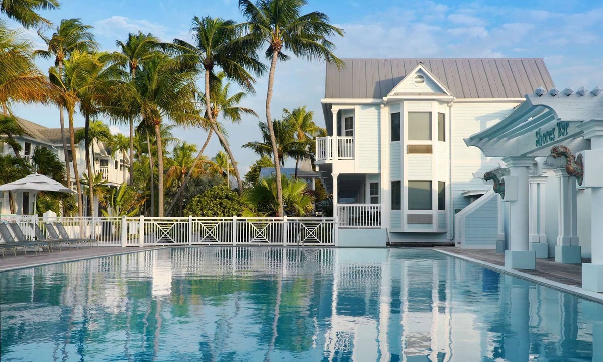 Uptown - Upper Duval Hotel | Steps to Duval St + Free Breakfast, Pool & Spa