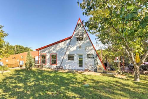 Granbury House | Steps to Lake! Charming Cabin Pool Access and Decks