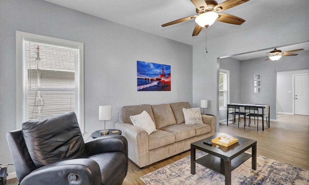 Lansing House | Steps to MSU Quick Hwy Access Guests Rave: Clean + Functional
