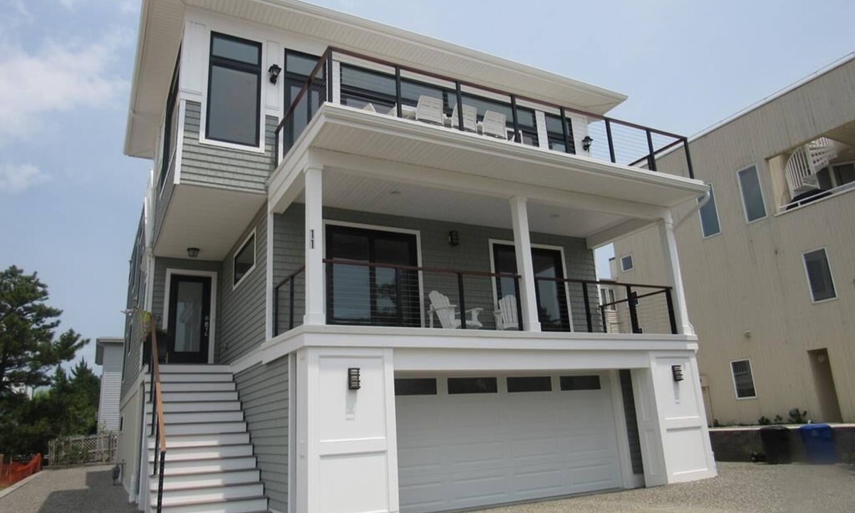 Harvey Cedars House | STEPS TO OCEAN 6 Bedroom House w/elevator