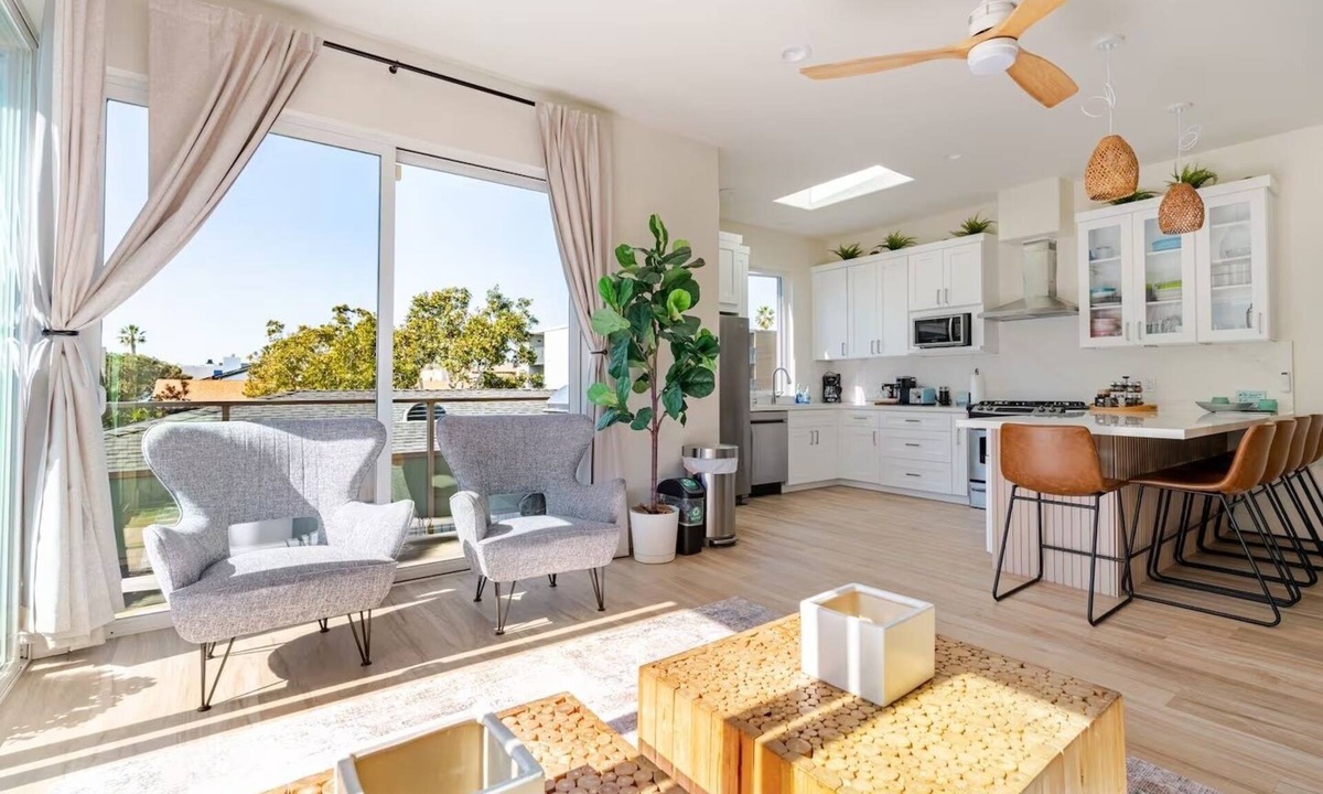 South Mission Beach House | Steps to Ocean & Bay, Mission Beach Escape