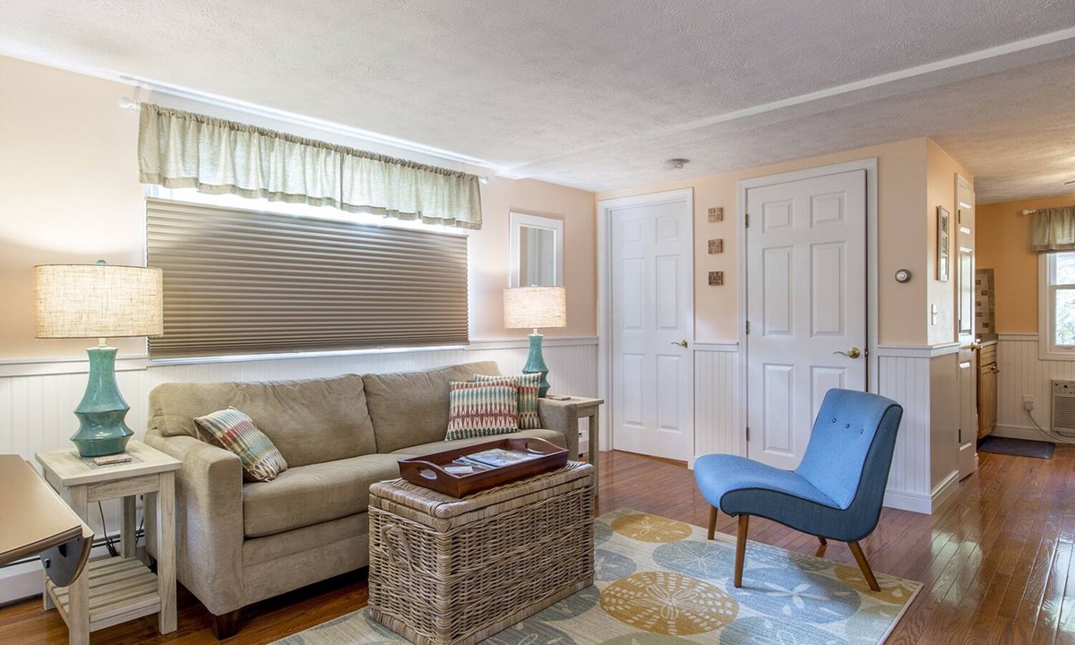 Southern Coast Apartment | Steps to Perkins Cove, Ogunquit, ME