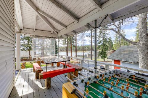 Pine Hollow House | Steps to Pine Hollow Reservoir Home with Fire Pit!