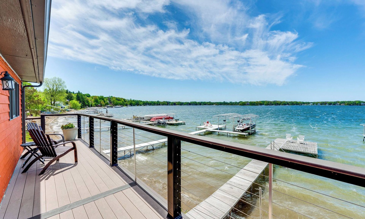 Bassett Cottage | Steps to Powers Lake: Wisconsin Family Home