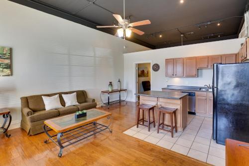 Marshall Apartment | Steps to Restaurants & Shops! Dtwn Marshall Apt