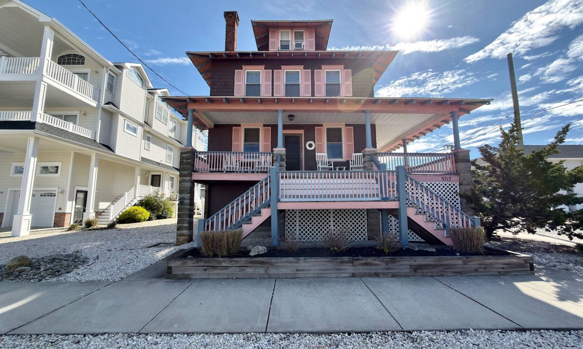 Sea Isle City House | Steps to Sea Isle Beach Family Home with Kids Dorm & Large Entertaining Spaces