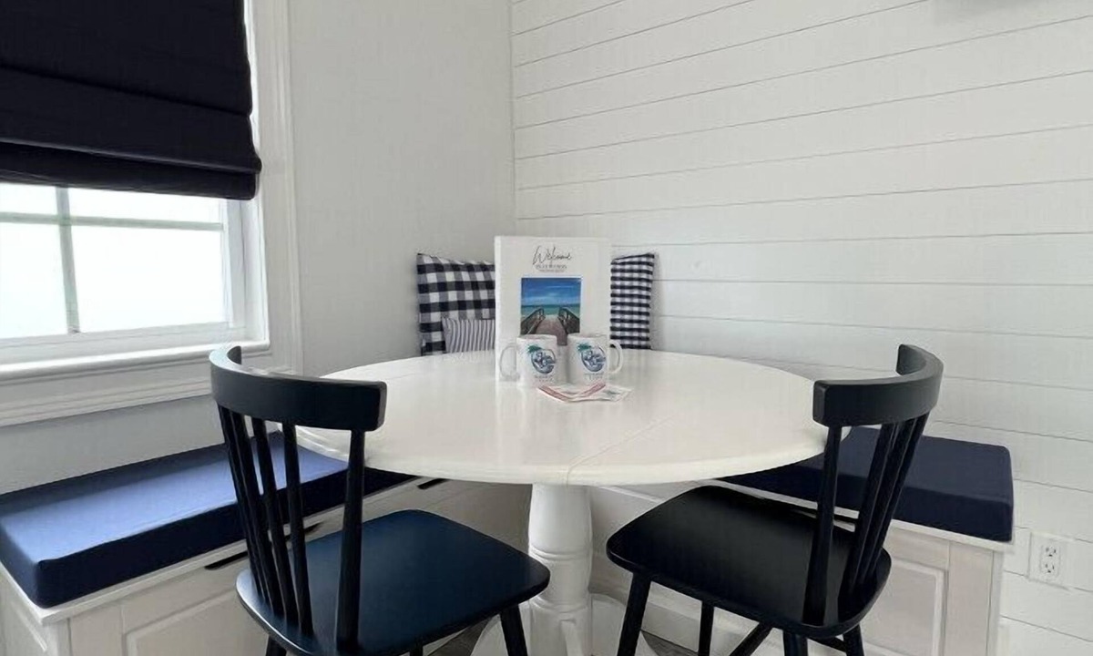 Sunset Beach House | Steps to the beach bungalow #11