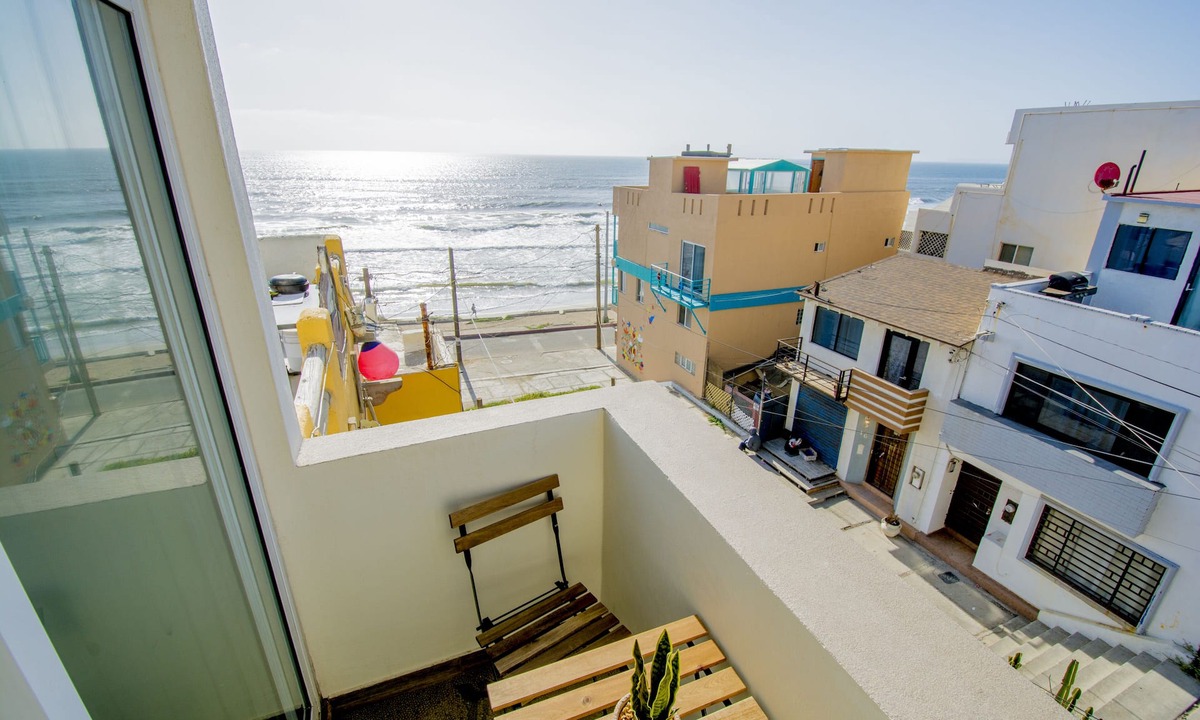 Costa Apartment | Steps to the beach/ocean view + AC/HEAT