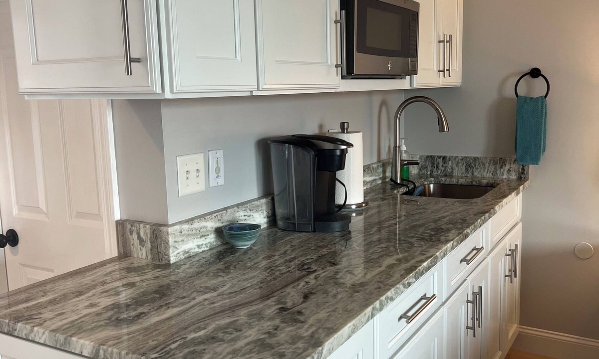 Hampton Condo | Steps to the Beach