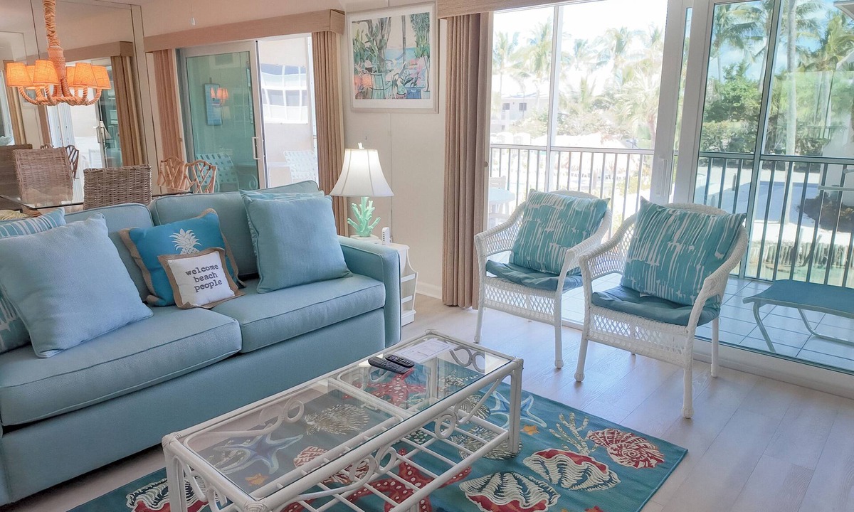 Sanibel Condo | Steps To The Beach