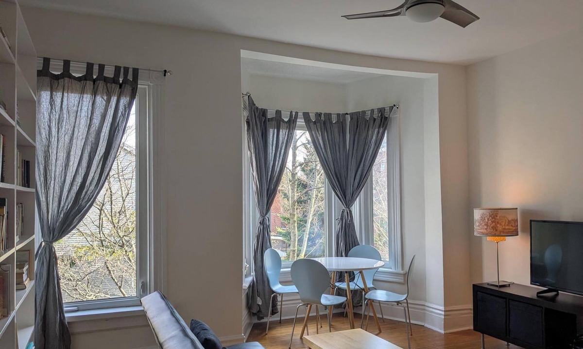 Trinity - Bellwoods Apartment | Steps to Trinity Bellwoods, Ossington and World Cup Venue