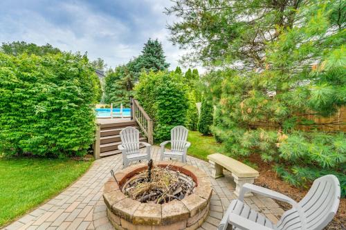 Sterling Heights House | Sterling Heights Getaway with Fire Pit!