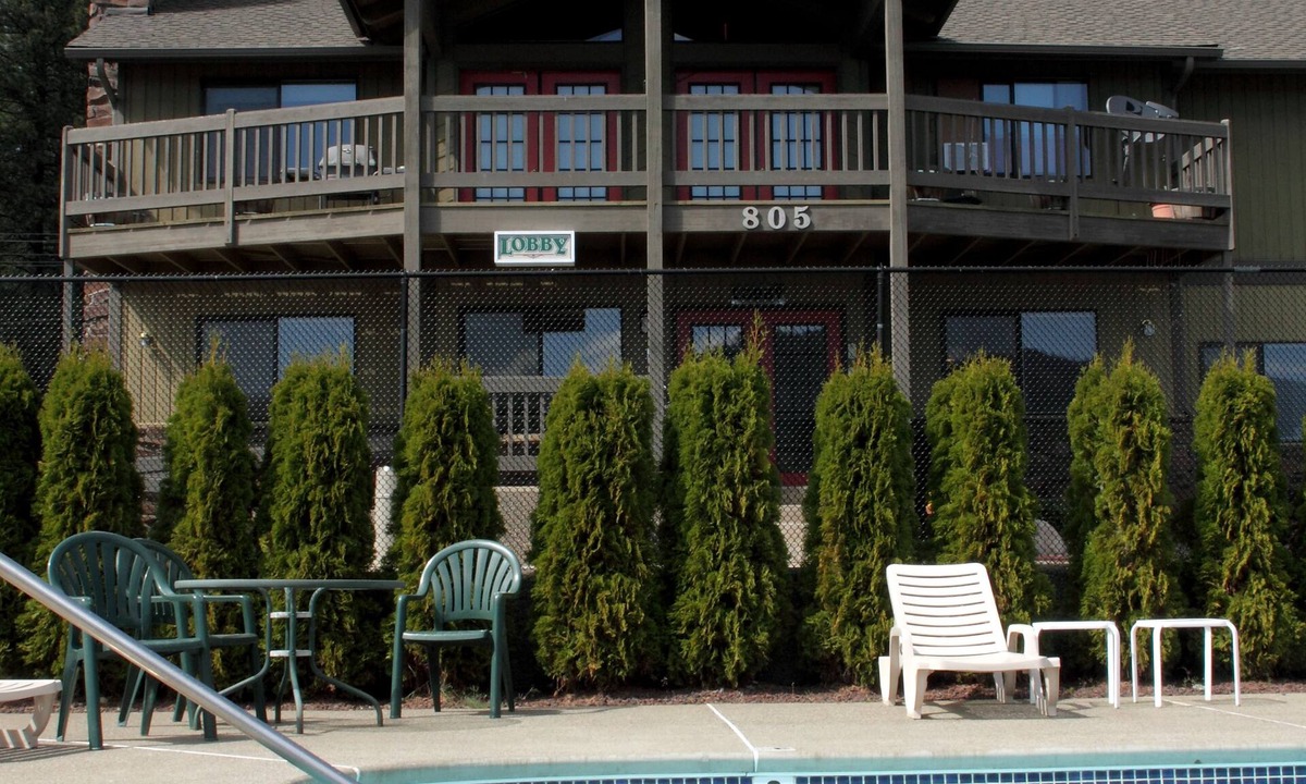Cle Elum Hotel | Stewart Lodge