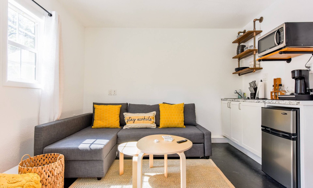 Yacht Harbor Apartment | Stewart Studio- Private yard and lake access
