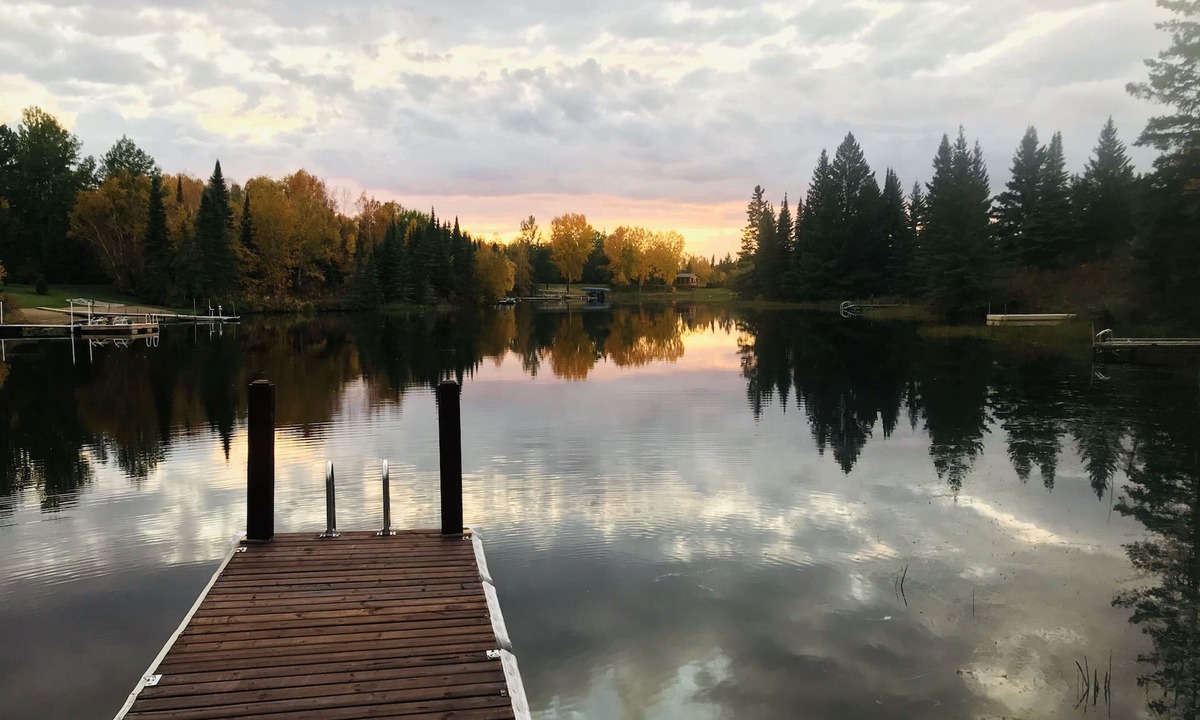 Pointe du Bois Cabin | Still Cove Cabin, Lakefront Serenity