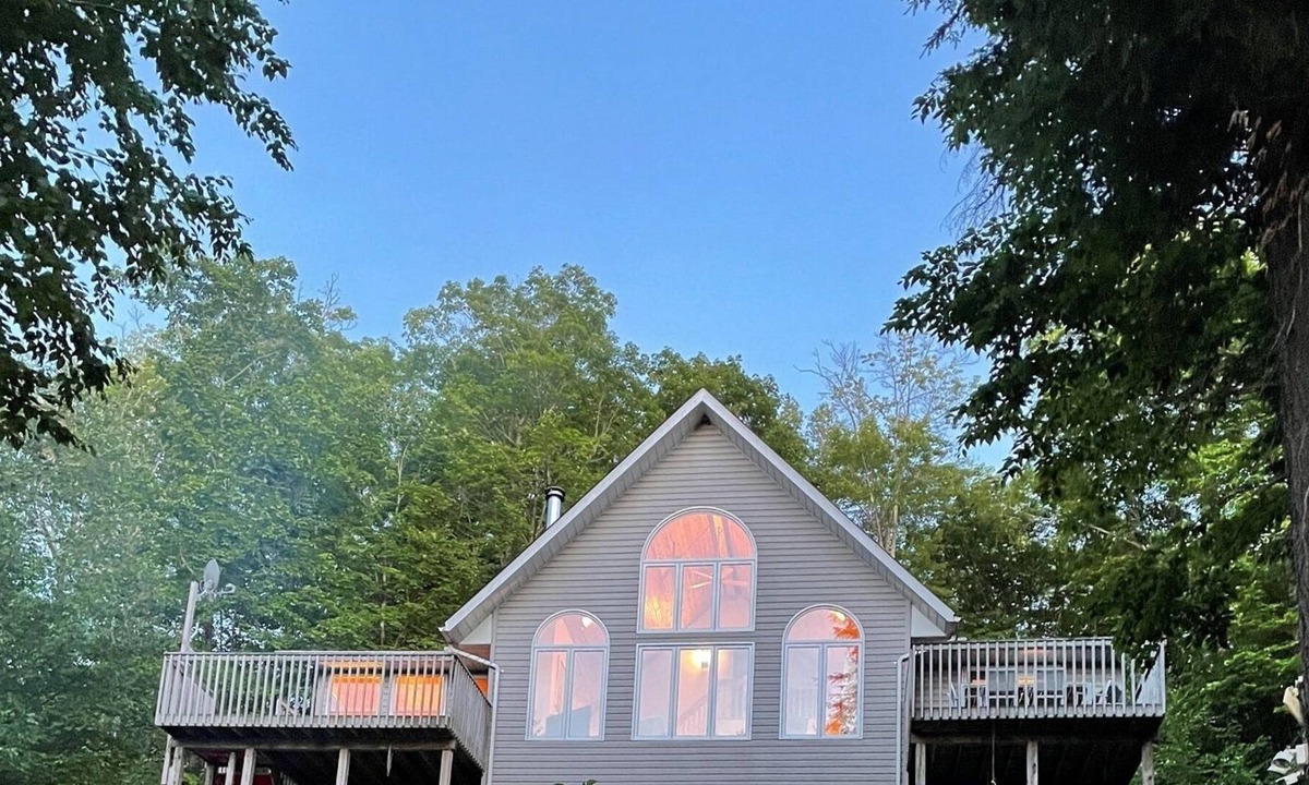 Dysart et al House | Stillwater Lakehouse on Portage Lake - the perfect family getaway!