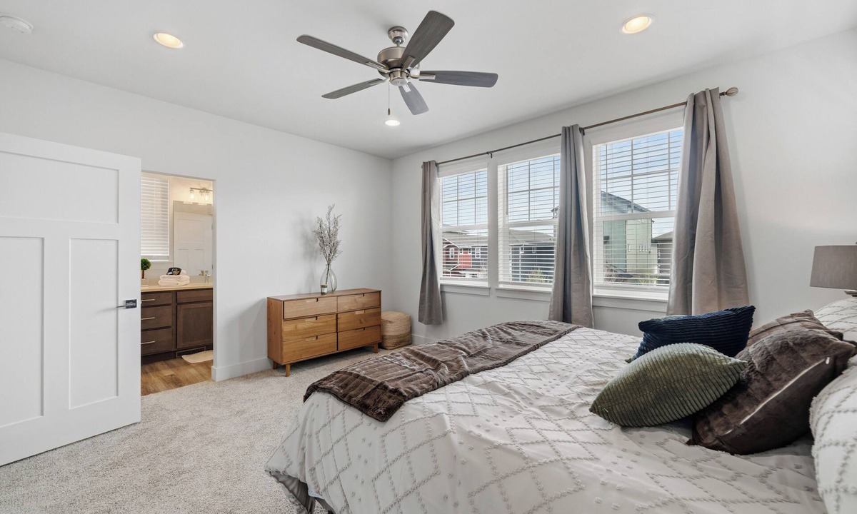 Bozeman House | Stillwater Retreat - Beautiful 3 bedroom townhouse in belgrade