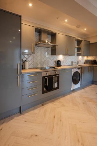 Dalavich Apartment | Stirling Townhouse Apartment Btm