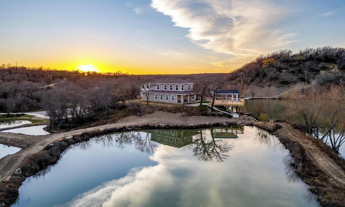 Chico House | Stocked pond, private fishing lake!