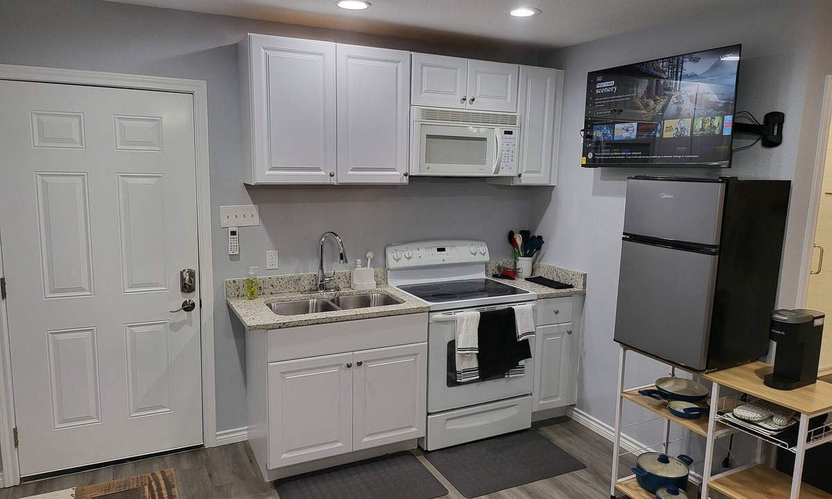 Fort Worth Apartment | Stockyards Studio sleeps up to 6 & just minutes away from Stockyards & Downtown