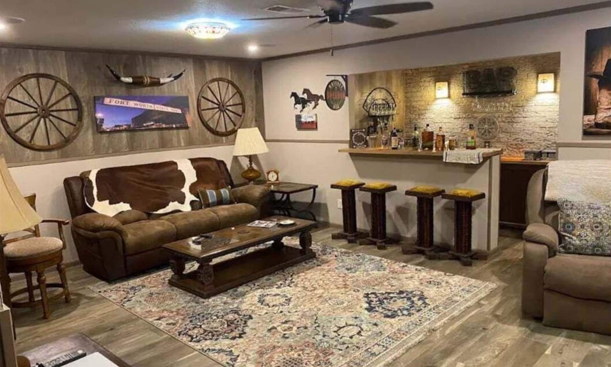 Fort Worth House | StockYards! Walk 3 Blocks-Ranch House sleeps 8, TCU close by