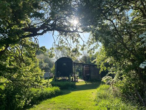 Woodbridge Apartment | Stompy's Hut