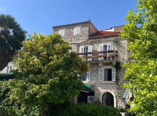Kobas Apartment | Ston Heritage Apartment with City view