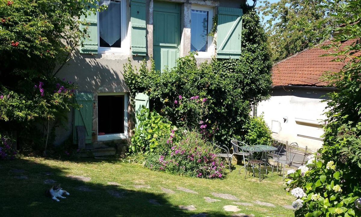 Broye House | Stone and Wood Bed and Breakfast