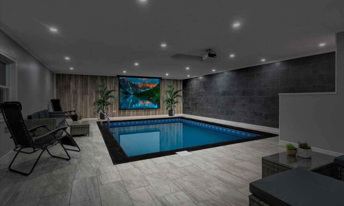 East Stroudsburg Cabin | Stone Cabin Indoor Heated POOL W TENT + Firepit