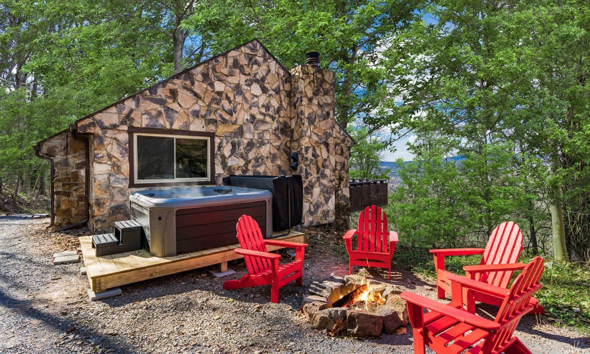 Ridgeway Cabin | Stone chalet w/views & hot tub