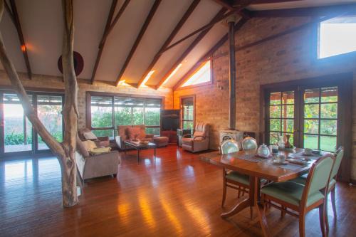 Possum Brush Apartment | Stone Cottage