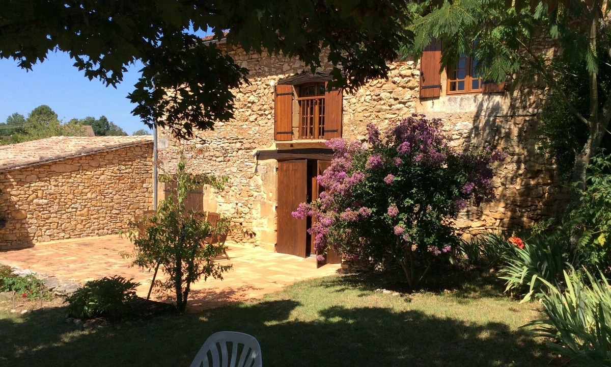 Castels House | Stone country house