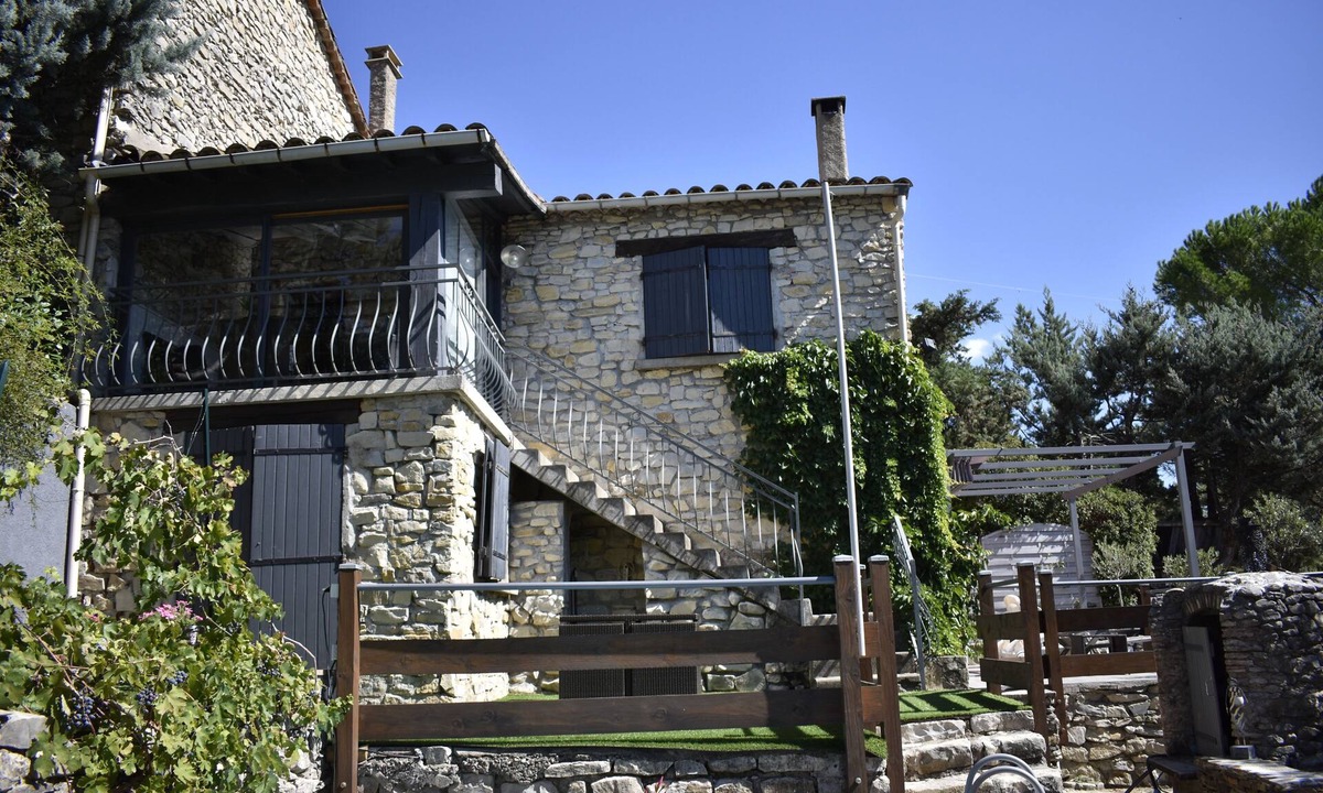Moules-et-Baucels House | stone country house