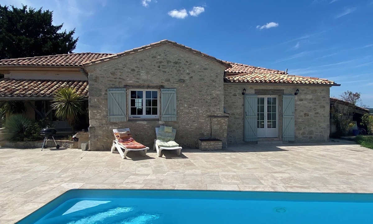 Monflanquin House | Stone country house