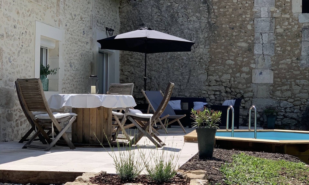 Trelissac House | Stone country house