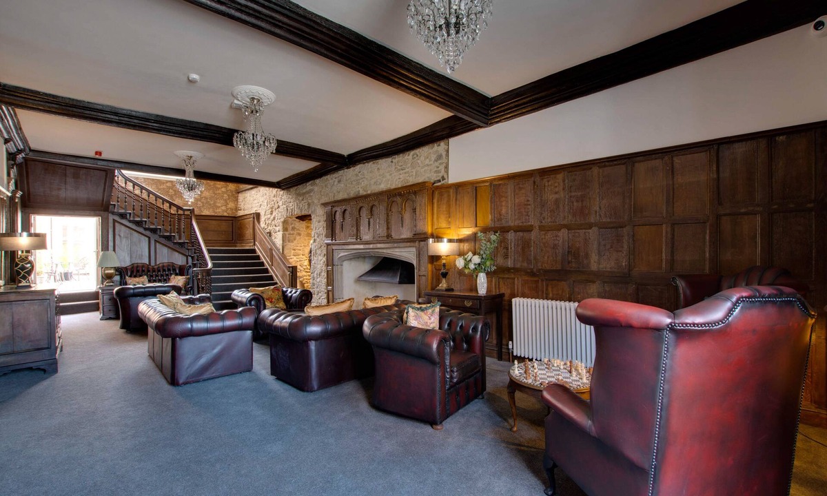 Maidstone House | Stone Court House