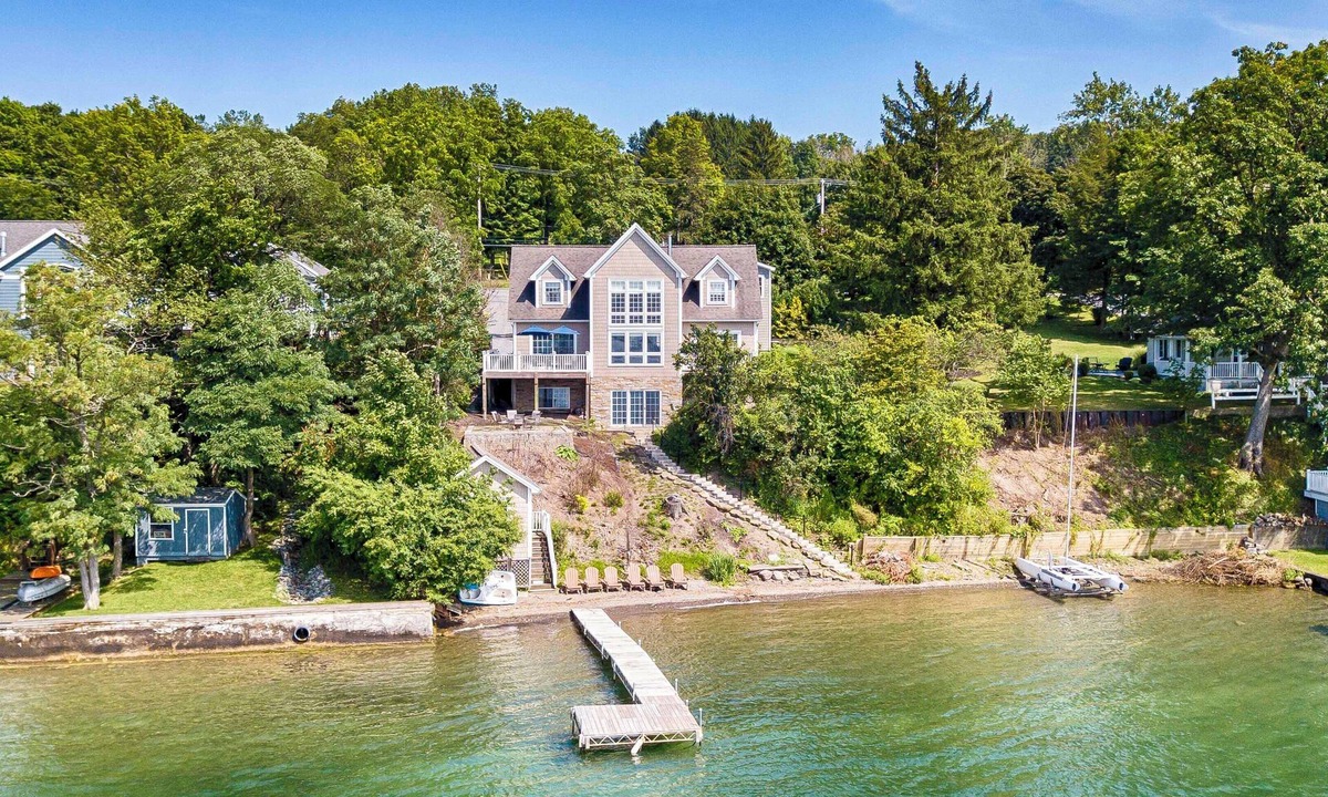 Town of Milo Cottage | Stone Crest - Magnificent Luxury Lake Home 5 Minutes From Penn Yan