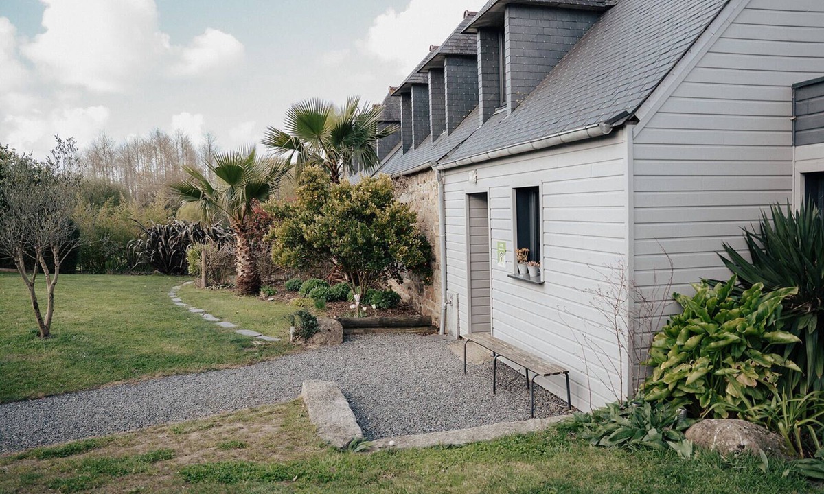 Trelevern House | Stone farmhouse for 10 people with heated swimming pool