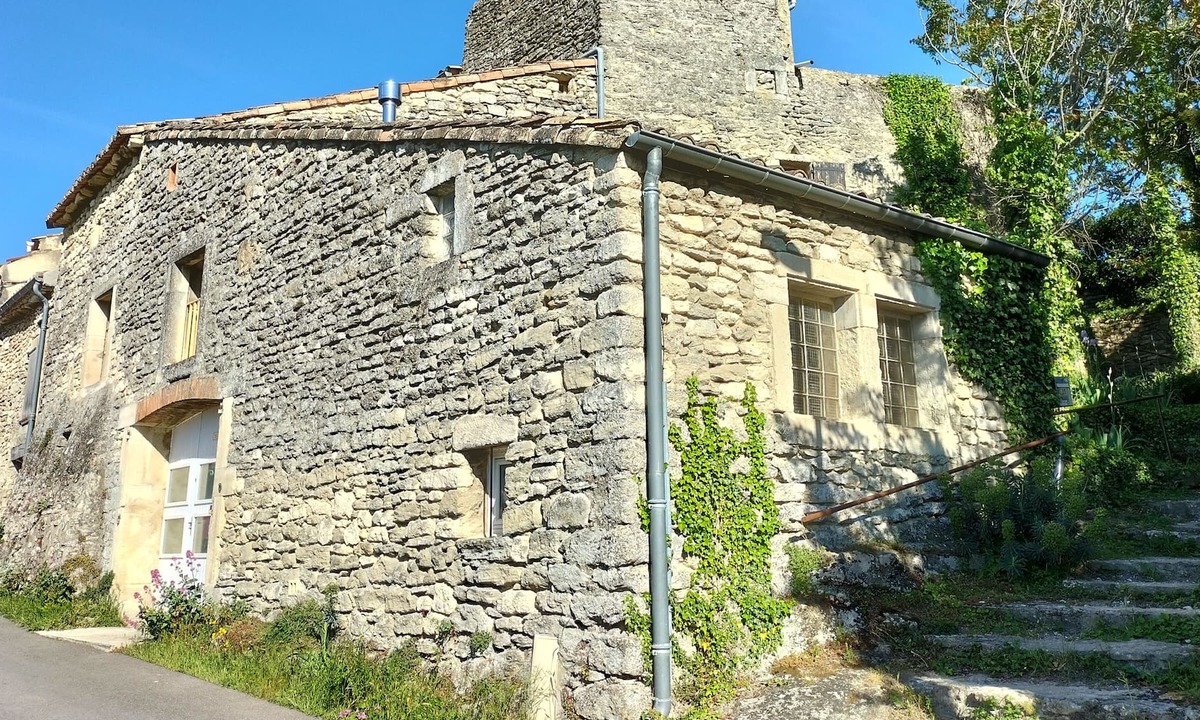 Chantemerle-les-Grignan House | stone house