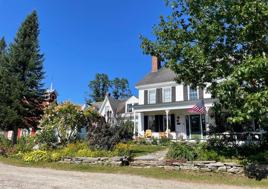 Chester Bed & Breakfast | Stone Hearth Inn and Eatery