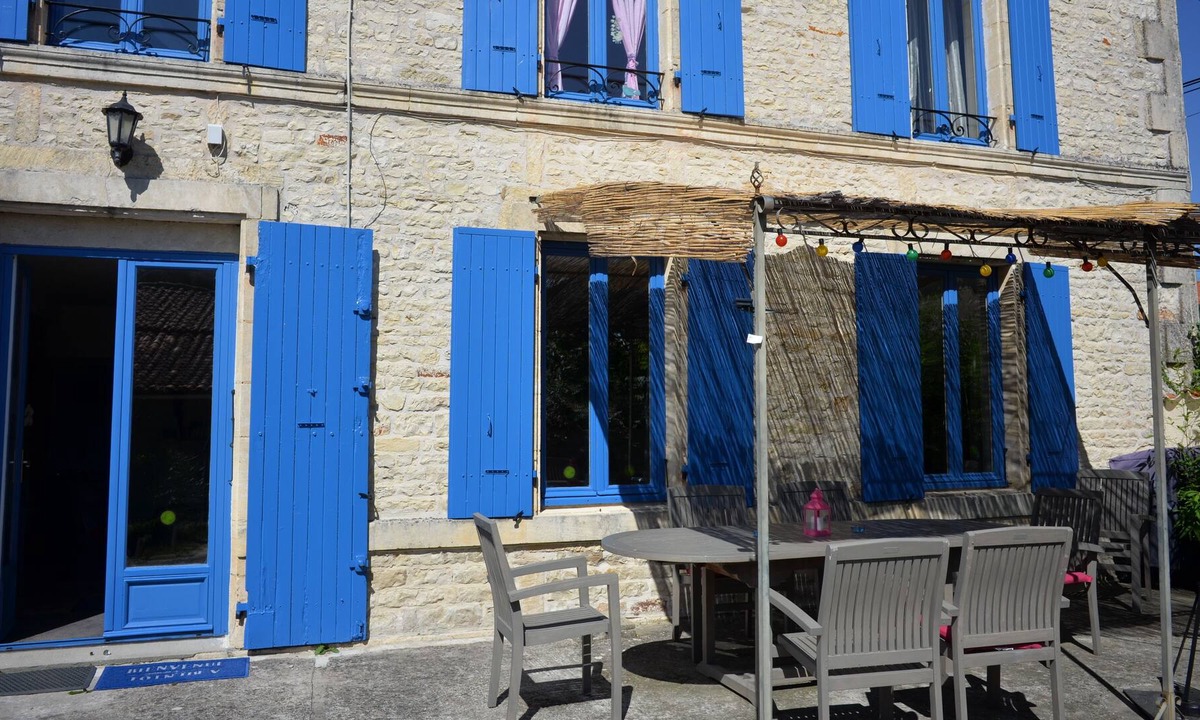 Saint-Mard House | Stone holiday house with pool