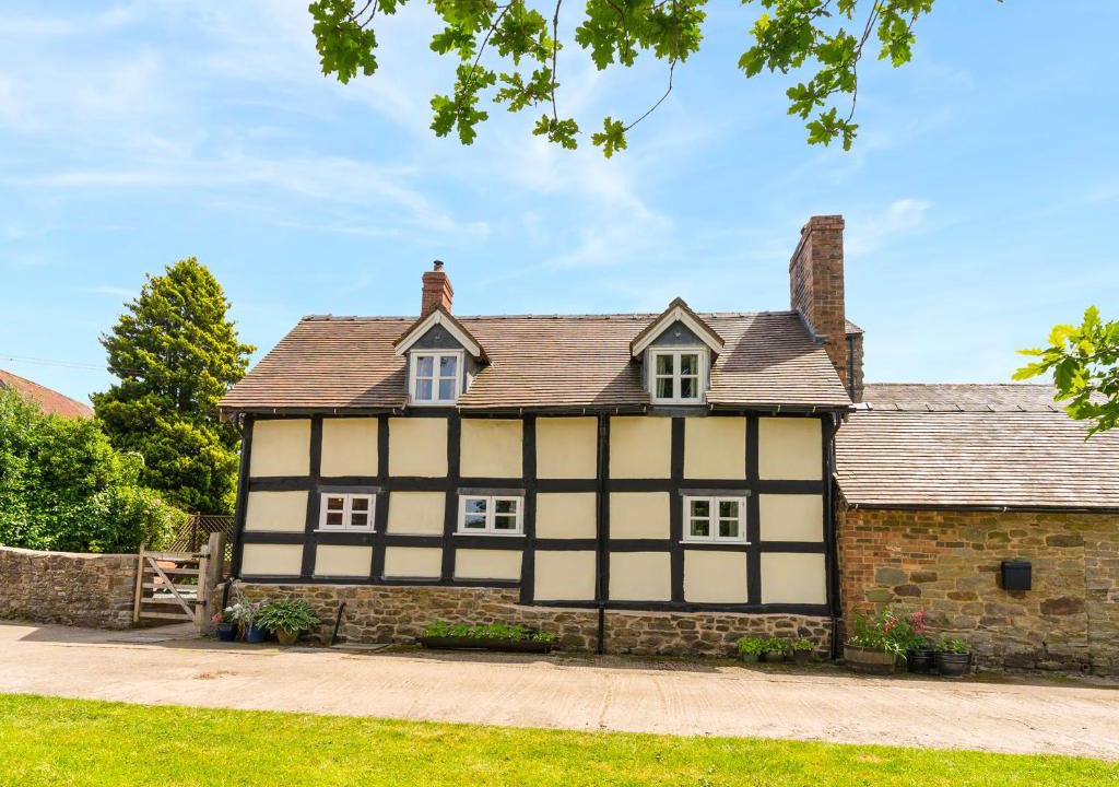 Angelbank House | Stone House