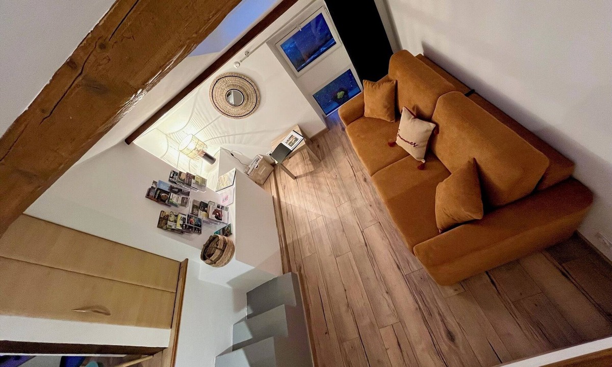 Saint-Jal House | Stone house in a green setting