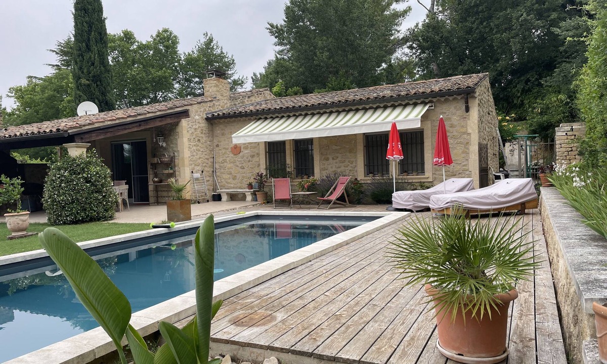 Lauris House | stone house in the luberon, swimming pool at the foot of the village