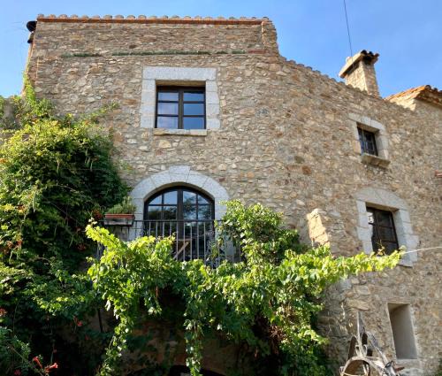 Capmany House | Stone House in Wine Territory