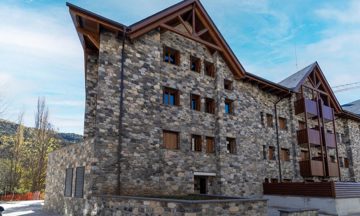 Benasque Apartment | Stone House near Cerler Ski Resort
