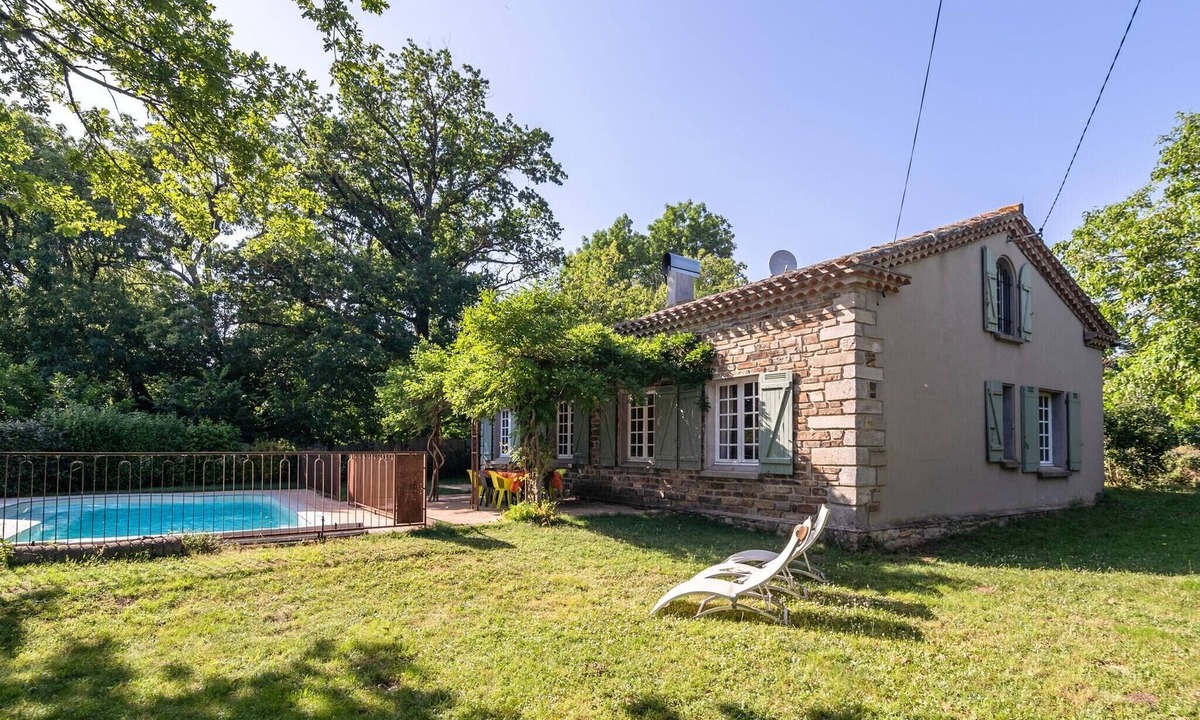 Saint-Denis Villa | Stone House St Denis with Pool & Views