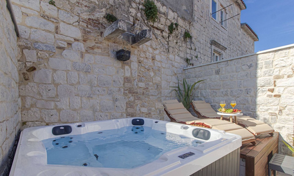 Trogir Ski Chalet | Stone House Trogir - Three bedroom house with jacuzzi
